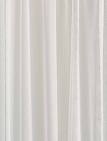 Cortina fruncida con caída fluida