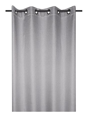 Cortina opaca con forro de polar.