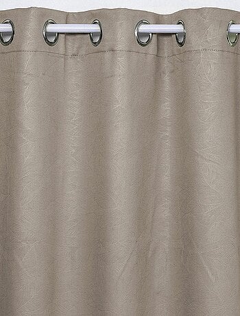 Cortina opaca con hojas de relieve