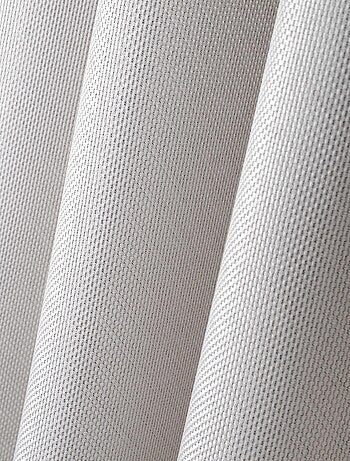 Cortina opaca y aislante con forro de polar