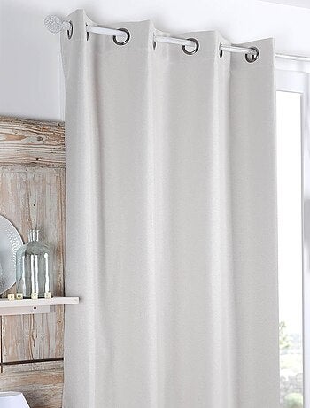 Cortina opaca y aislante con forro de polar