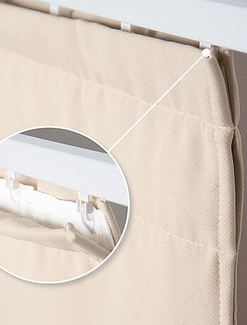 Cortina separadora de ambientes con paso de varilla y trenzado fruncido