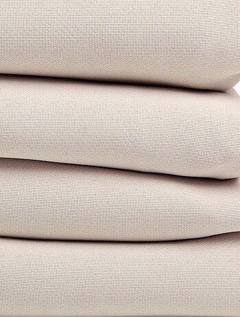 Cortina separadora de ambientes con paso de varilla y trenzado fruncido