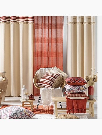 Cortina superior tejida y con flecos