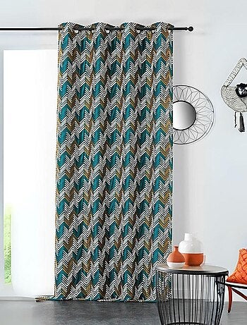 Cortina tamizante con impresiones étnicas