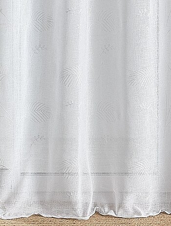 Cortina translúcida con ojales bordada con hojas