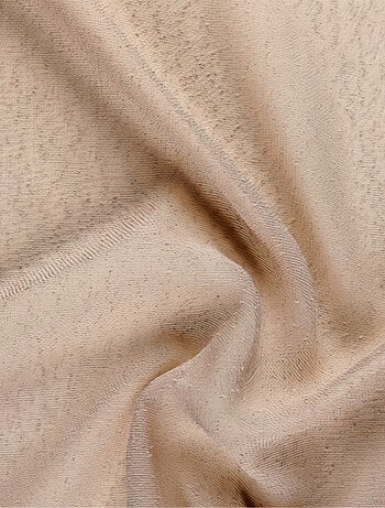 Cortina translúcida con relieve