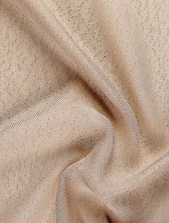 Cortina translúcida con relieve