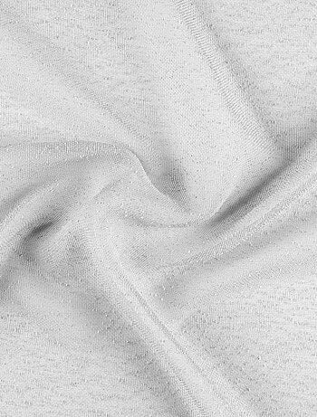 Cortina translúcida con relieve