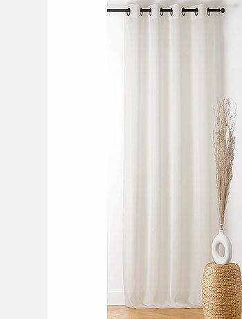 Cortina translúcida con relieve