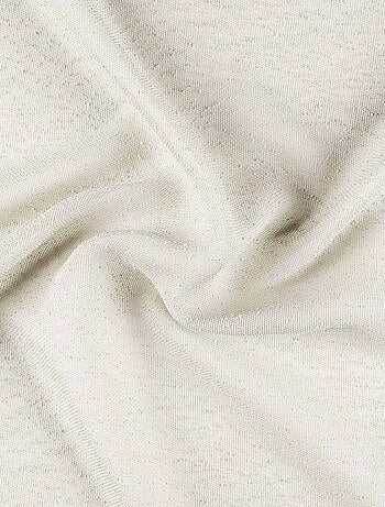 Cortina translúcida con relieve