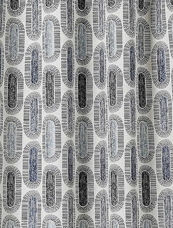 Cortina traslúcida con motivos retro