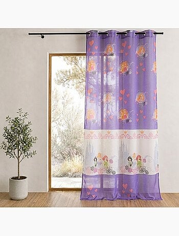 Cortina vaporosa estampada con motivos de princesas