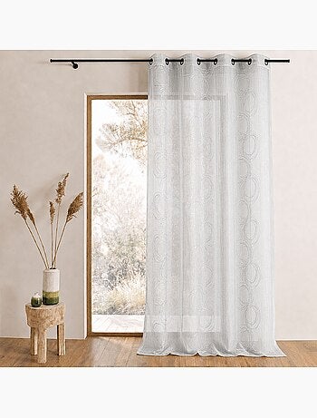 Cortina vaporosa estampada con motivos plateados
