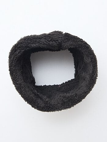 Cuello con borde borreguito