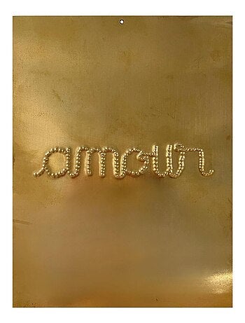 Decoración mural de latón martillado AMOUR