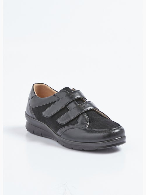Derbys de ancho cómodo con velcro de dos materiales - Afibel - Kiabi Derbys de ancho cómodo con velcro de dos materiales - Afibel - Kiabi