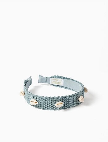 Diadema con aplicación de conchas cauri