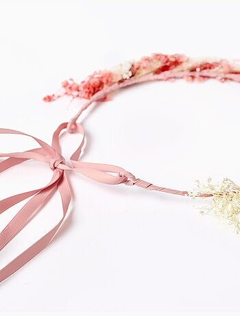 Diadema con aplicación de flores y tiras