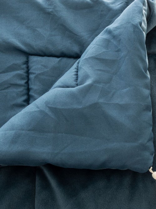 Edredón de terciopelo con borlas - Kiabi