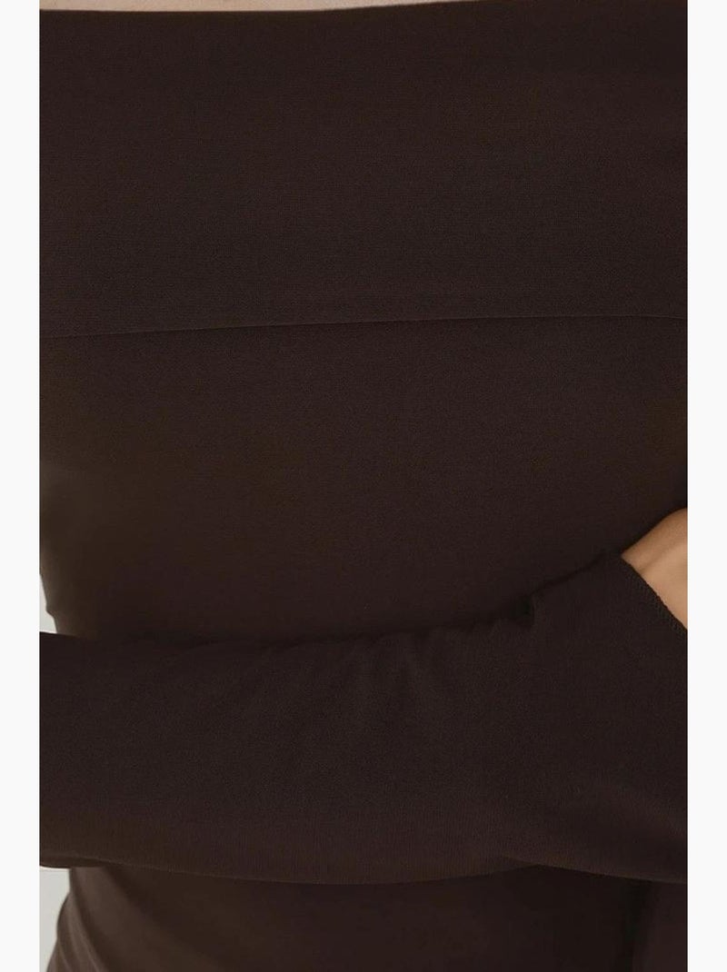 Elegante top ajustado de manga larga con cuello barco hiccup Marrón oscuro - Kiabi