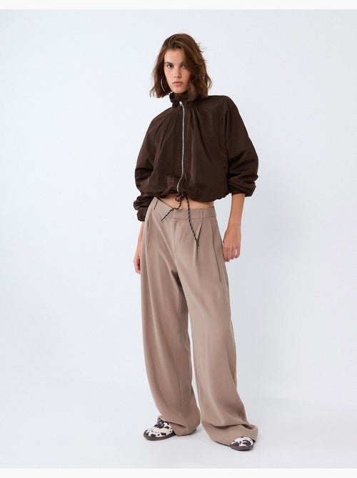Elegantes pantalones plisados, mo fashion - Kiabi Elegantes pantalones plisados, mo fashion - Kiabi
