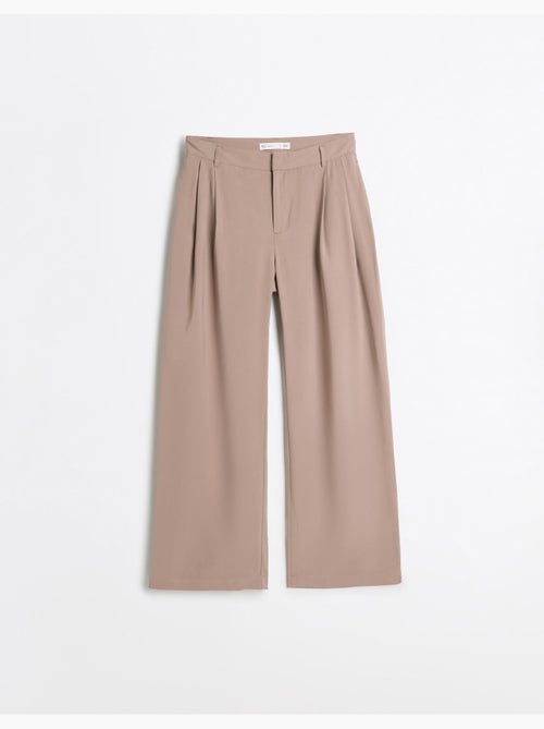 Elegantes pantalones plisados, mo fashion - Kiabi Elegantes pantalones plisados, mo fashion - Kiabi