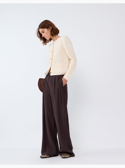 Elegantes pantalones plisados, mo fashion - Kiabi Elegantes pantalones plisados, mo fashion - Kiabi