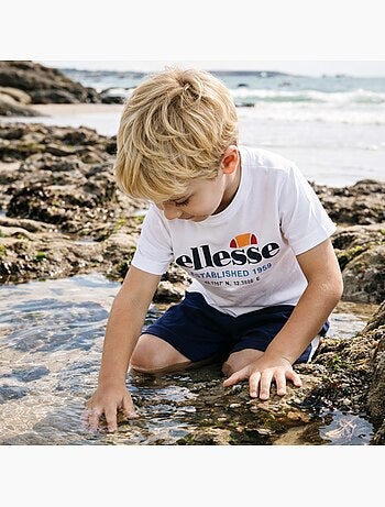 Ellesse - Conjunto niño práctico y moderno compuesto por dos camisetas y un pantalón corto