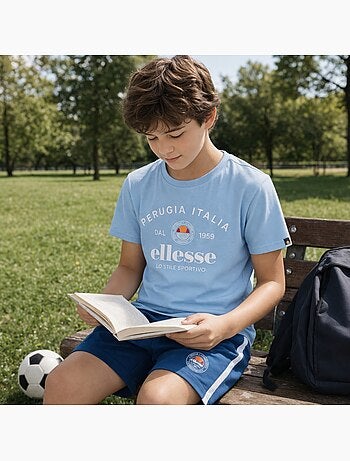 Ellesse - Conjunto niño práctico y moderno compuesto por dos camisetas y un pantalón corto