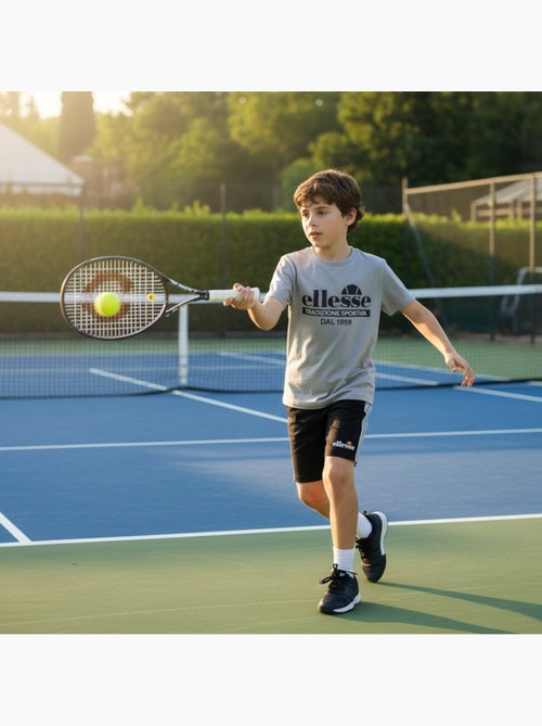 Ellesse - Conjunto niño práctico y moderno compuesto por dos camisetas y un pantalón corto - Kiabi