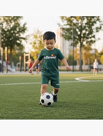 Ellesse - Conjunto niño práctico y moderno compuesto por dos camisetas y un pantalón corto