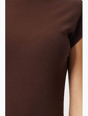 Estambul vestido midi ajustado con medio cuello alto istanbul