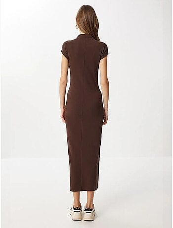 Estambul vestido midi ajustado con medio cuello alto istanbul