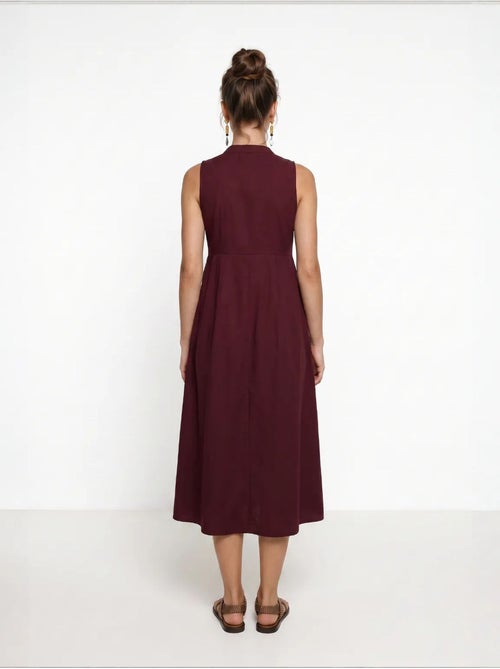 Estambul vestido midi sin mangas con cuello mandarín y corte a istanbul - Kiabi Estambul vestido midi sin mangas con cuello mandarín y corte a istanbul - Kiabi