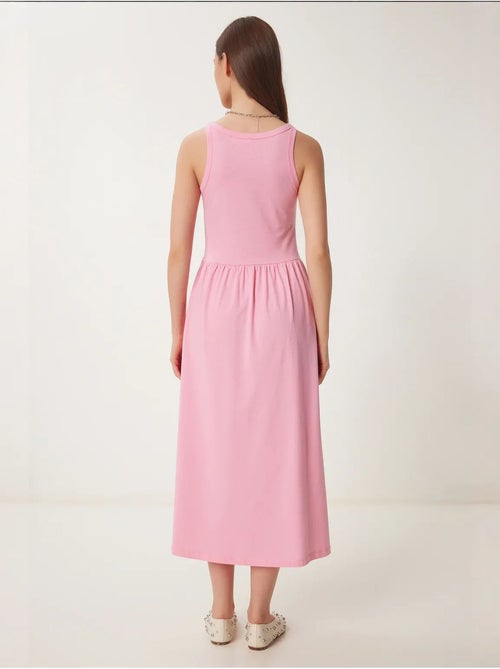 Estambul vestido midi sin mangas con detalle elástico istanbul - Kiabi Estambul vestido midi sin mangas con detalle elástico istanbul - Kiabi