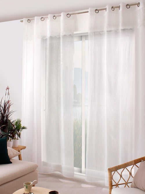 Estopilla transparente con volante bordado en la parte superior - Kiabi