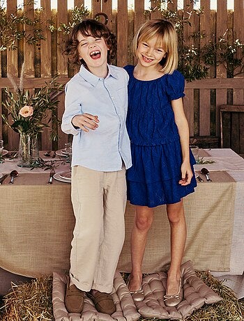 Falda con bordado inglés y volantes