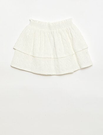 Falda con bordado inglés y volantes