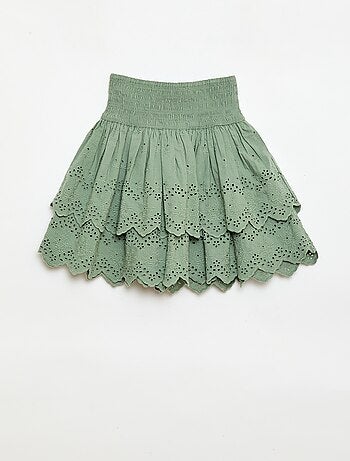 Falda con volantes y bordados ingleses