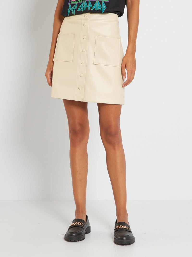 Falda corta con bolsillos de parche beige crema - Kiabi