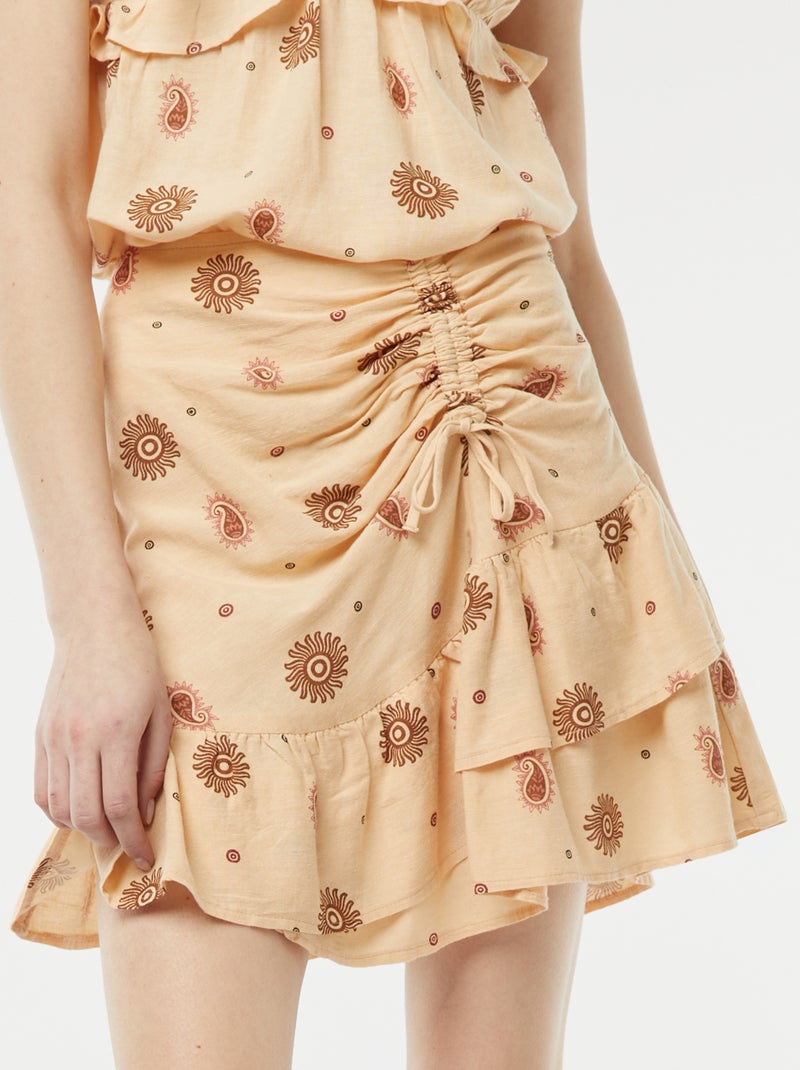 Falda corta con volantes en el bajo a capas BEIGE - Kiabi