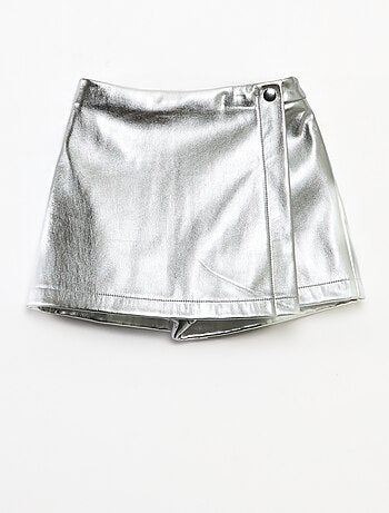 Falda corta de polipiel