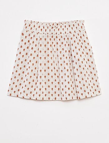 Falda corta de tejido de crepé
