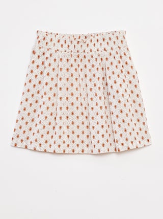 Falda corta de tejido de crepé