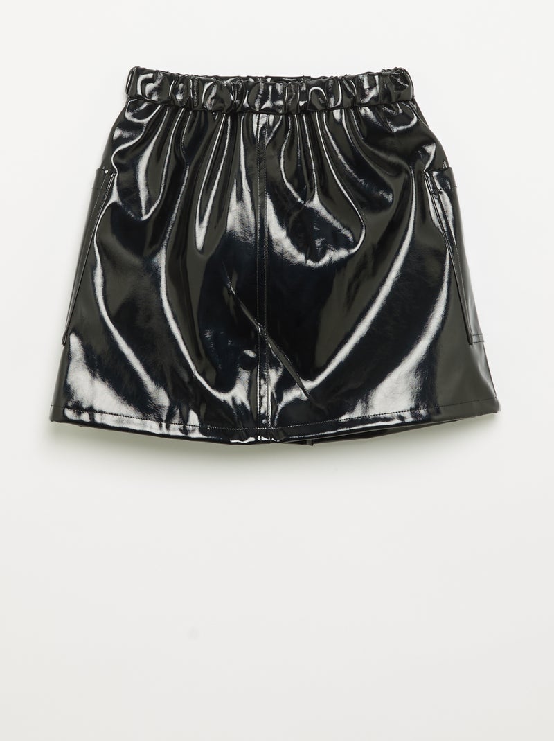 Falda corta de vinilo con bolsillos grandes Negro - Kiabi