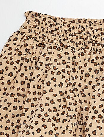 Falda corta estampada con volantes