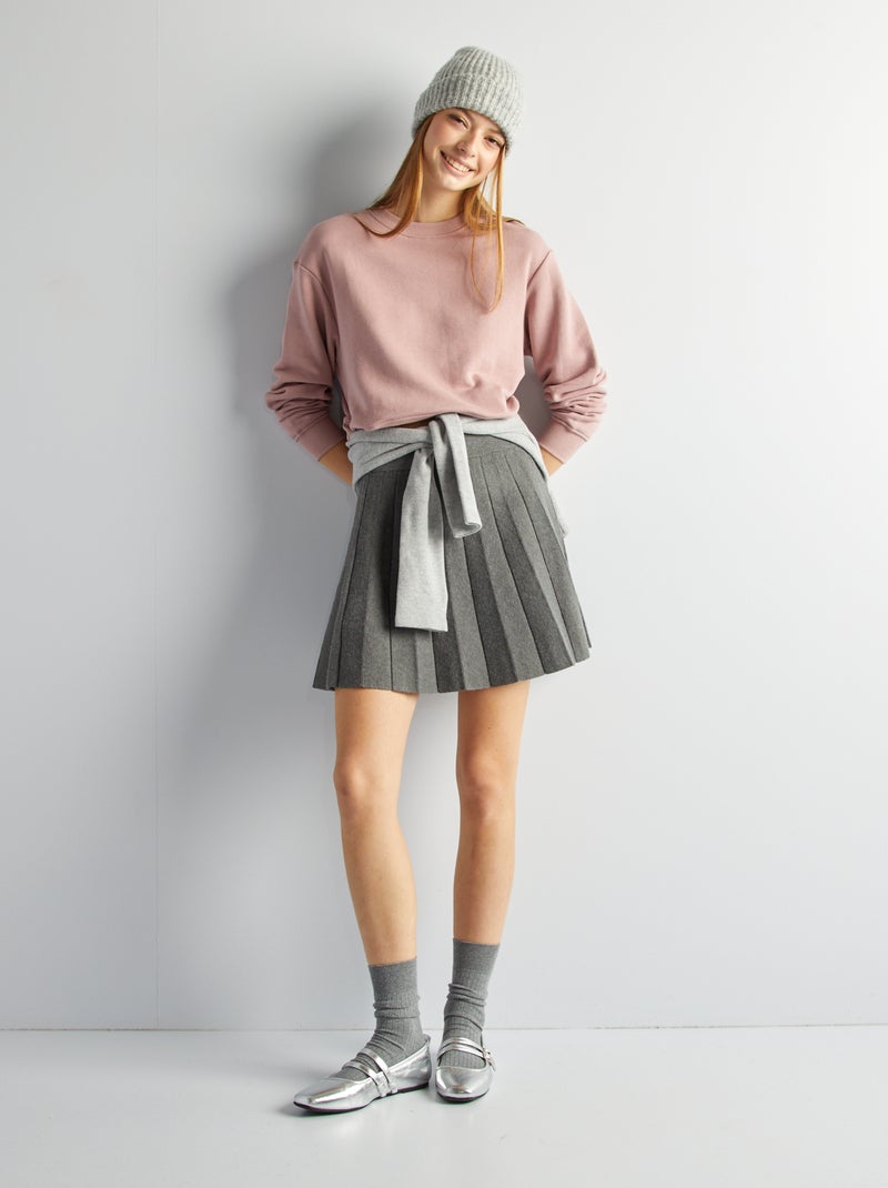 Falda corta plisada GRIS - Kiabi