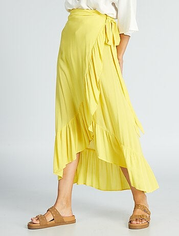 Falda amarilla  Faldas amarillas, Moda faldas, Combinar colores ropa