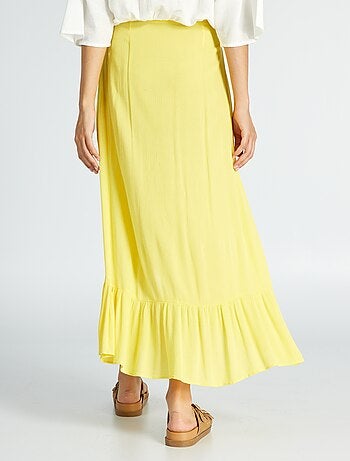 Falda amarilla  Faldas amarillas, Moda faldas, Combinar colores ropa